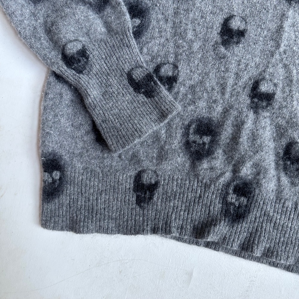 Skull Cashmere Riley V Neck Sweater - Picture 5 of 7